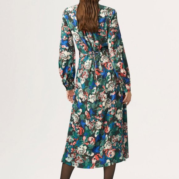 Flower Patterned Dress With Belt - Picture 3 of 4